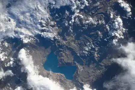 Lake Paiku on the Tibetan Plateau