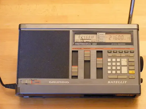 A Grundig Satellit Professional 400 world-band radio receiver.